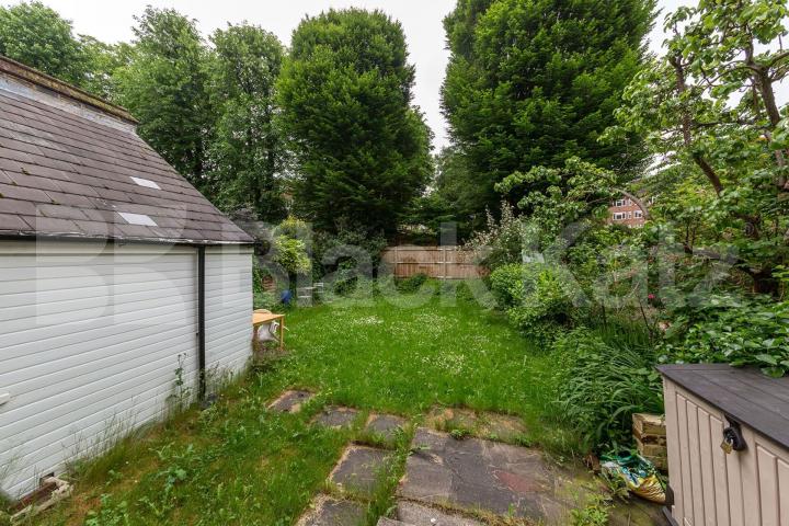 Located on the ground floor with direct access to a shared garden Coleridge Road , Crouch End